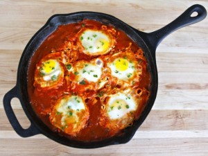 shakshouka ricetta ebraica giornata memoria pomodoro uova peperoncino 