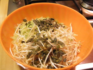 insalata sedano finocchio ricetta germogli soia semi zucca salsa insalata sedano finocchio ricetta germogli soia semi zucca salsa