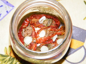 pomodori secchi sott'olio ricetta sterilizzare vasetti capperi pantelleria igp pomodori secchi sott'olio ricetta sterilizzare vasetti capperi pantelleria igp