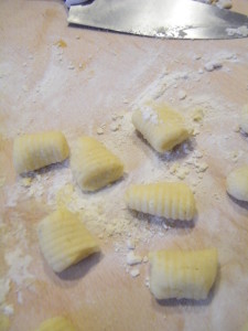 gnocchi patate ricetta fatta in casa francesca tabarini zafferano